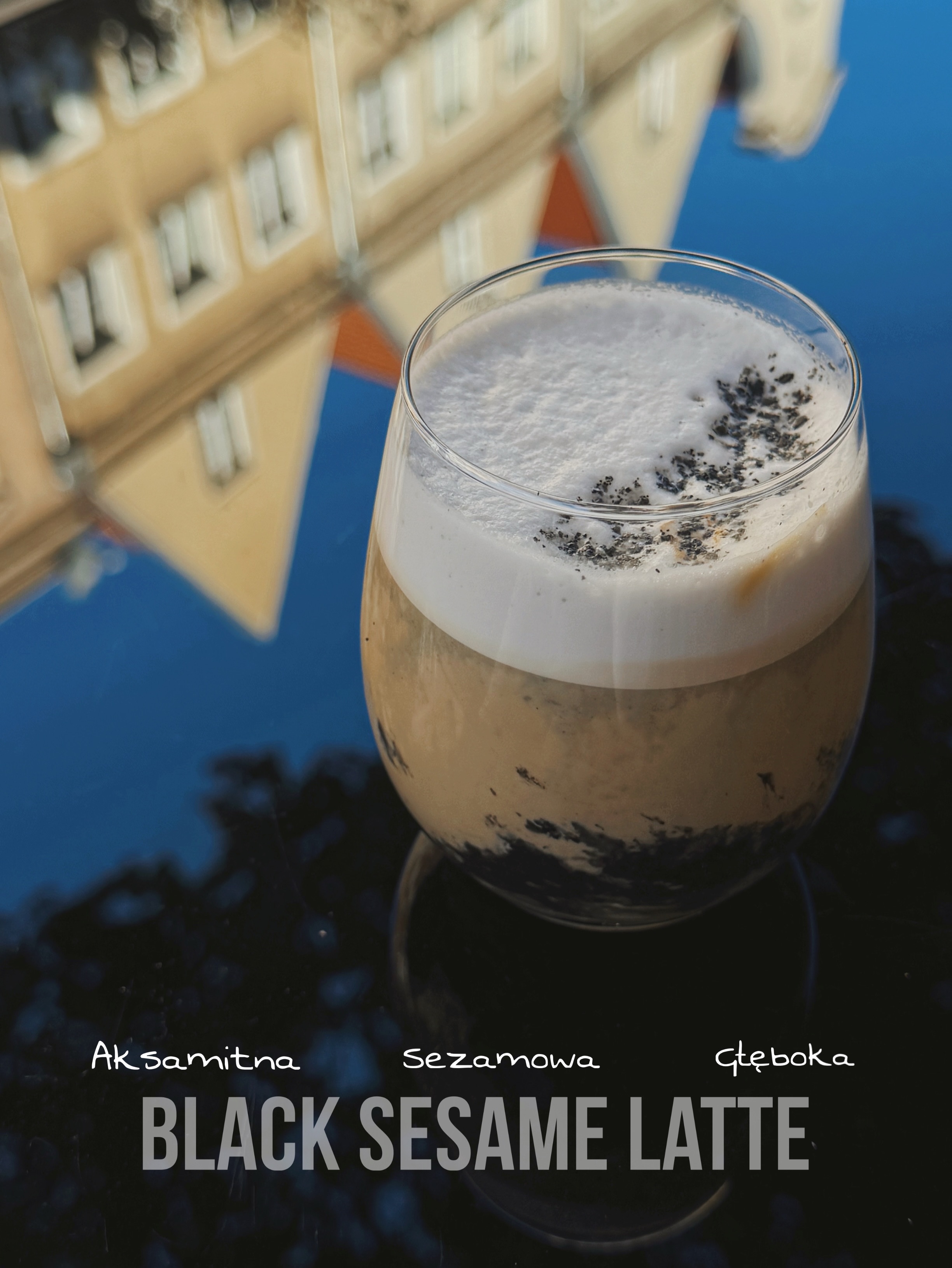 Black Sesame Latte z jesiennej kolekcji SIPS